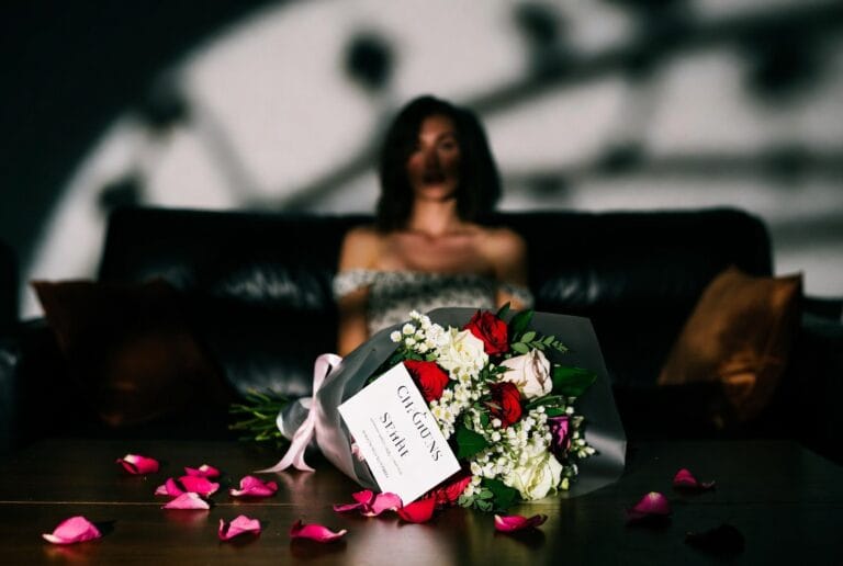 The Complete Guide to Knowing If Your Girlfriend Is Cheating 25 A professional Gmail security and monitoring application interface, showing expert insights into ethical account access and protection features.