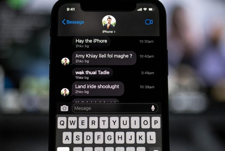 A professional Gmail security and monitoring application interface, showing expert insights into ethical account access and protection features.