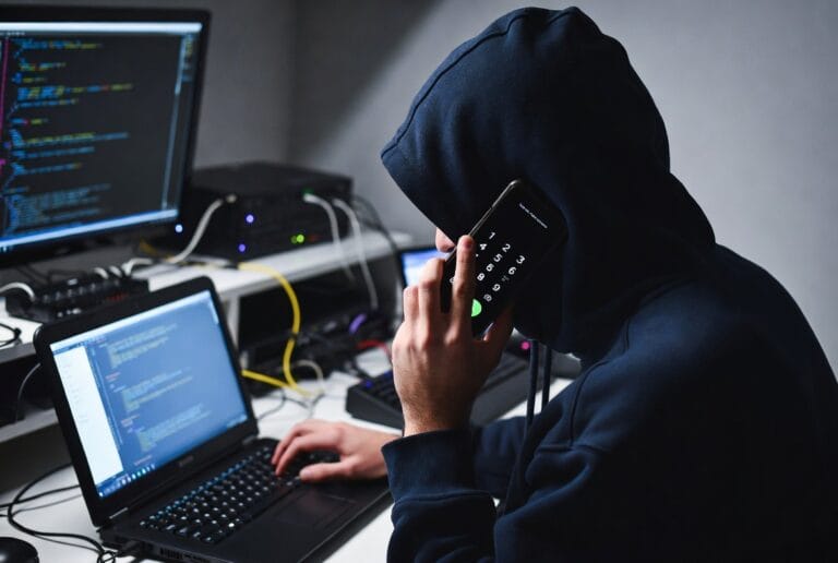 A professional Gmail security and monitoring application interface, showing expert insights into ethical account access and protection features.