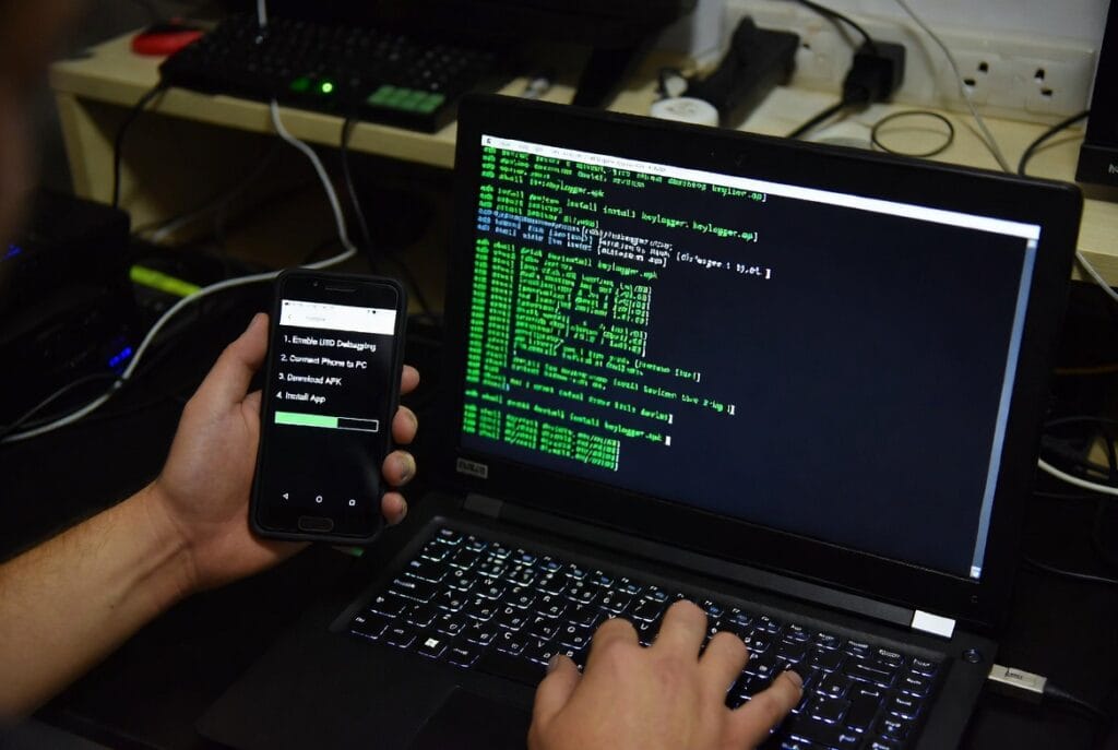 A professional Gmail security and monitoring application interface, showing expert insights into ethical account access and protection features.