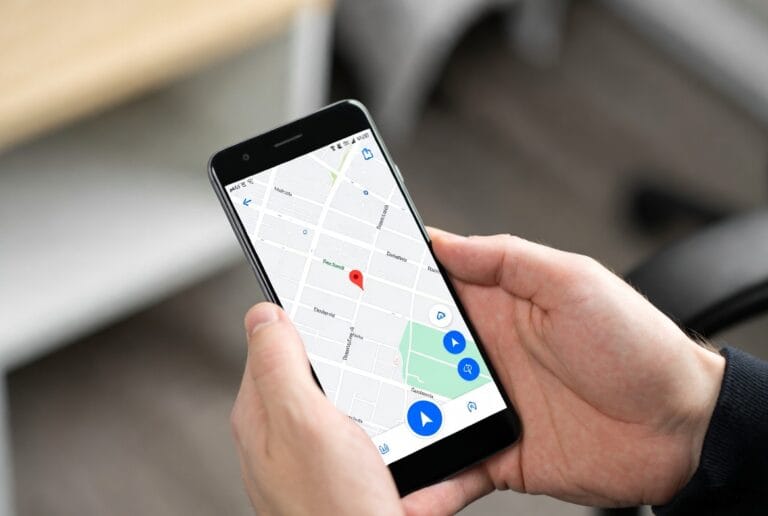 A professional Gmail security and monitoring application interface, showing expert insights into ethical account access and protection features.