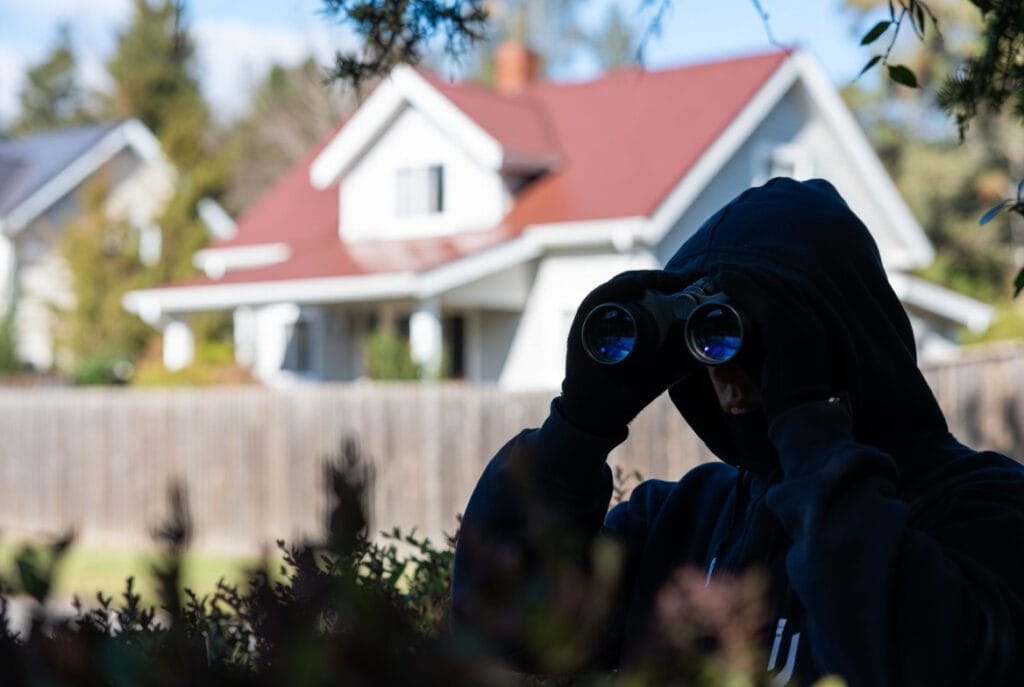 How to Spy on Your Spouse: Understanding the Legal Minefield and Technical Reality 1 A professional Gmail security and monitoring application interface, showing expert insights into ethical account access and protection features.