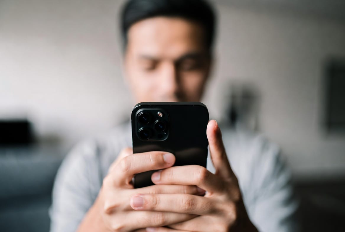 How to Hack My Wife Mobile Phone: The Reality of Marital Phone Monitoring 1 A professional Gmail security and monitoring application interface, showing expert insights into ethical account access and protection features.