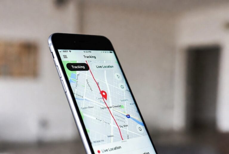 A professional Gmail security and monitoring application interface, showing expert insights into ethical account access and protection features.