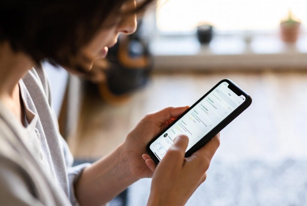 A professional Gmail security and monitoring application interface, showing expert insights into ethical account access and protection features.