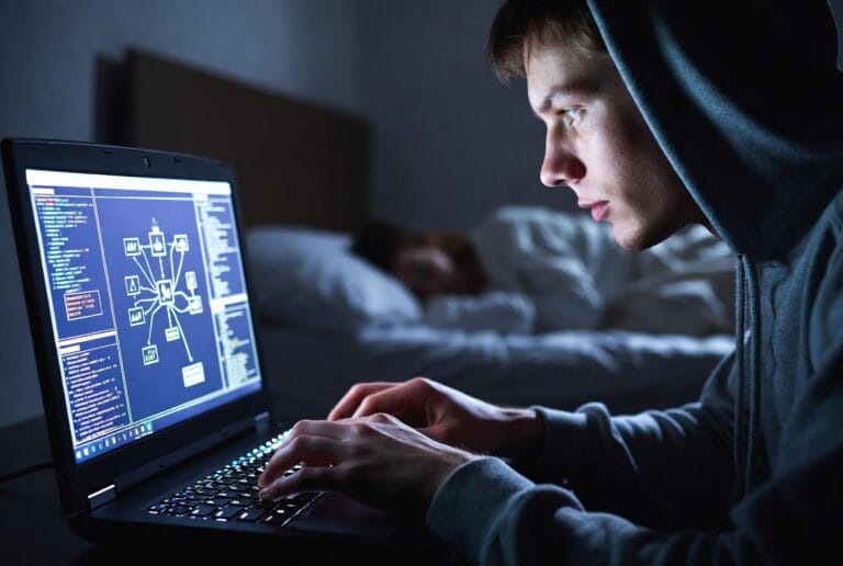 A professional Gmail security and monitoring application interface, showing expert insights into ethical account access and protection features.